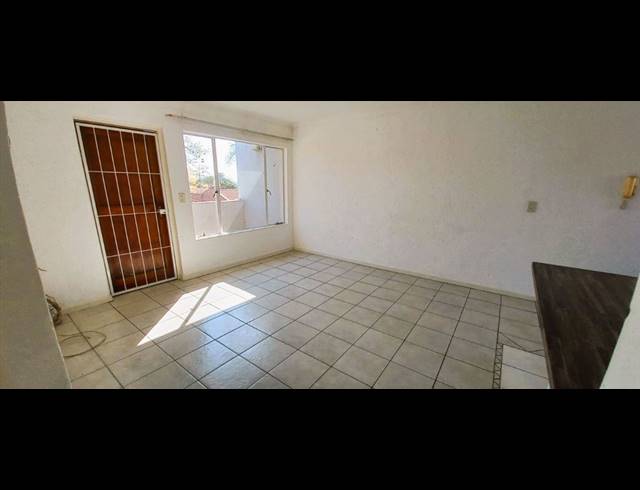 2 BEDROOM TOWNHOUSE FOR SALE IN GLEN MARAIS